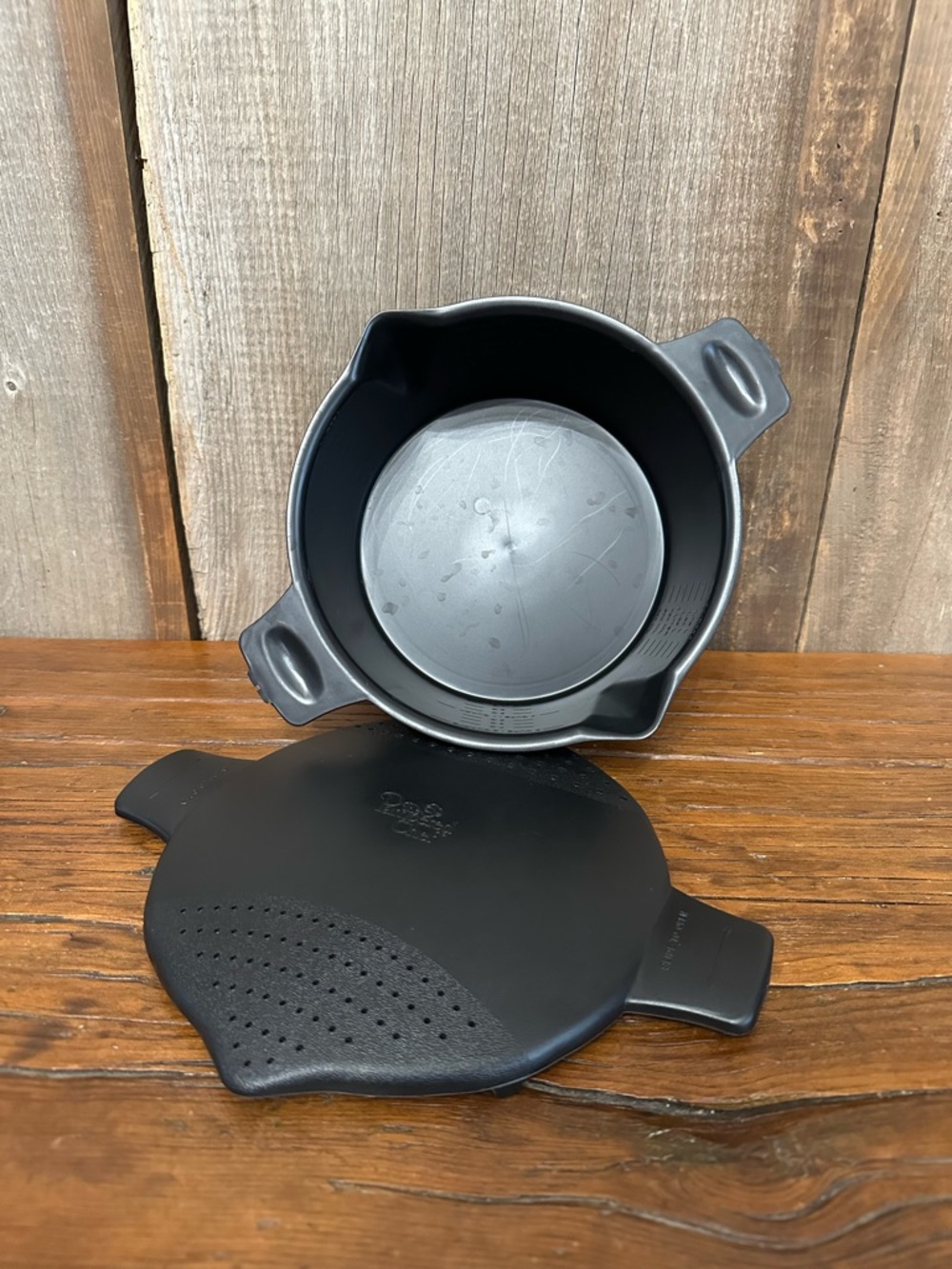 Pampered Chef 2 QT Micro Steamer Cooking Pot w/ Locking Lid in Black - Picture 12 of 16